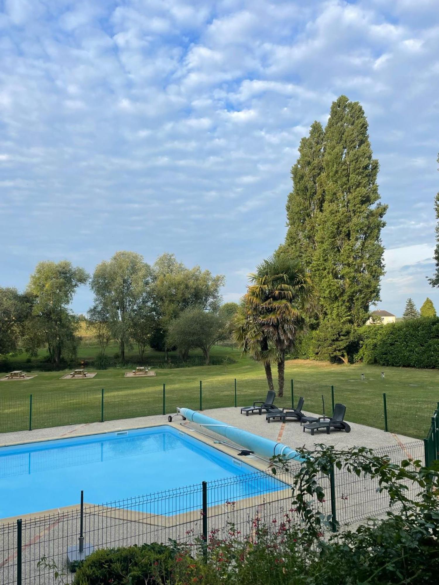 Chateau De Montaupin Oize Exterior photo